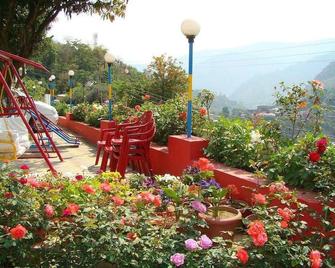 Munish Resorts - Bhiuli - Patio