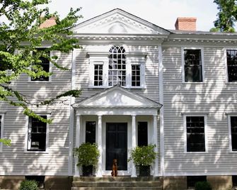 Inn at Kenmore Hall - Richmond - Building