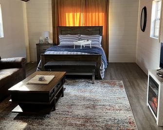 Feel like home in our cozy, perfectly equipped Dry Cabins - Helena - Bedroom