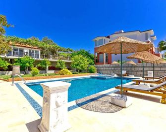 Gelemis Apart Hotel - Gelemiş - Bazén