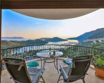 Nirvana Apartments - Kaş - Balcón