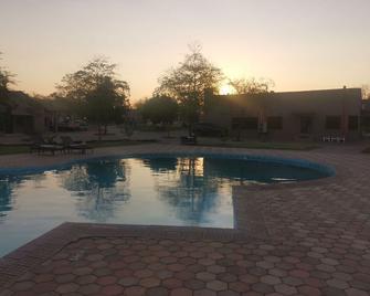 Mthuzi Nadi Lodge - Chiawa - Piscina