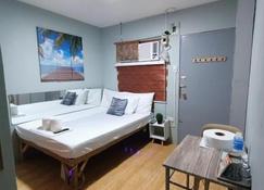 Djci Apartelle Small Rooms - Cabanatuan City - Bedroom