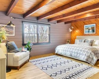 Skypine Lodge - Log Lodge Atop the World - Jim Thorpe - Schlafzimmer