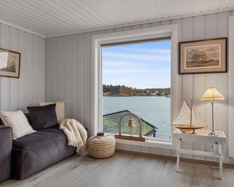 Gorgeous Home In Sandefjord With Wifi - Sandefjord - Living room