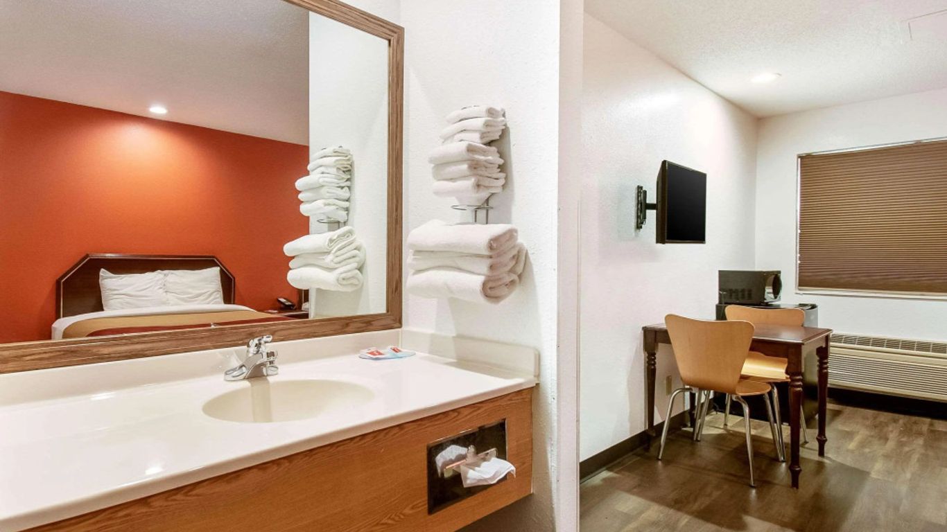 Econo Lodge Franklin