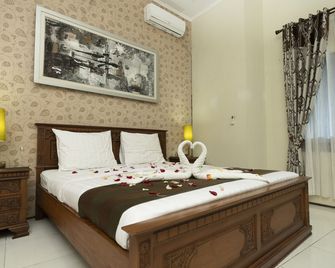 Aleyra Hotel and Villa Garut - Garut - Bedroom
