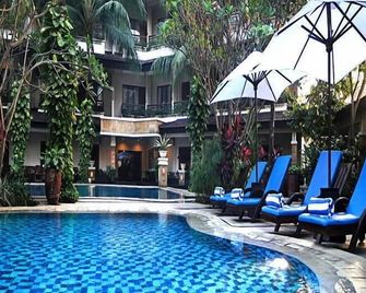Le Dian Hotel - Serang City - Piscina