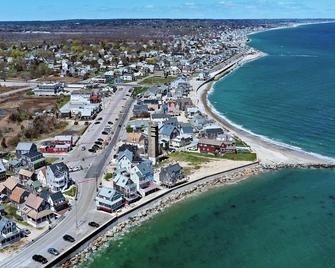 Ocean View Private Apartment. Sleeps 4. Vacation while working at home.\n - Marshfield - Beach