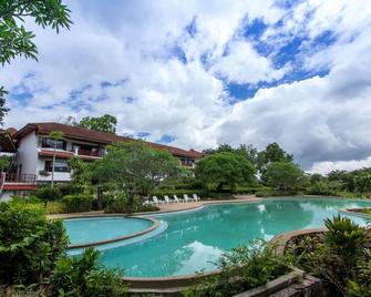 Waterford Valley Chiangrai Golf Course and Resort - Chiang Rai - Pool