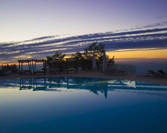 Luna Hotel dos Carqueijais - Covilhã - Pool