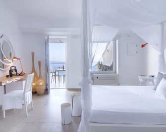 Santorini Secret Suites & Spa, Small Luxury Hotels of the World - Thera - Bedroom