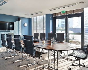 Village Hotel Edinburgh - Edinburgh - Neuvotteluhuone