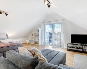 Dachstudio am Donau Rad Weg - Tegernheim - Wohnzimmer