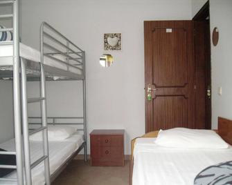 Sunny House - Lagos - Habitación