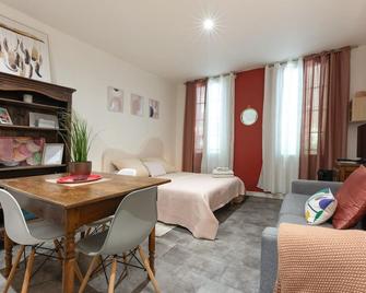 La Casita - Studio Confort avec Parking privé - Lit douillet - Centre Uzès, Pont du Gard - Uzès - Bedroom