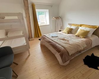 Au Mont D'en Face - Les Hortensias - Roz-sur-Couesnon - Bedroom