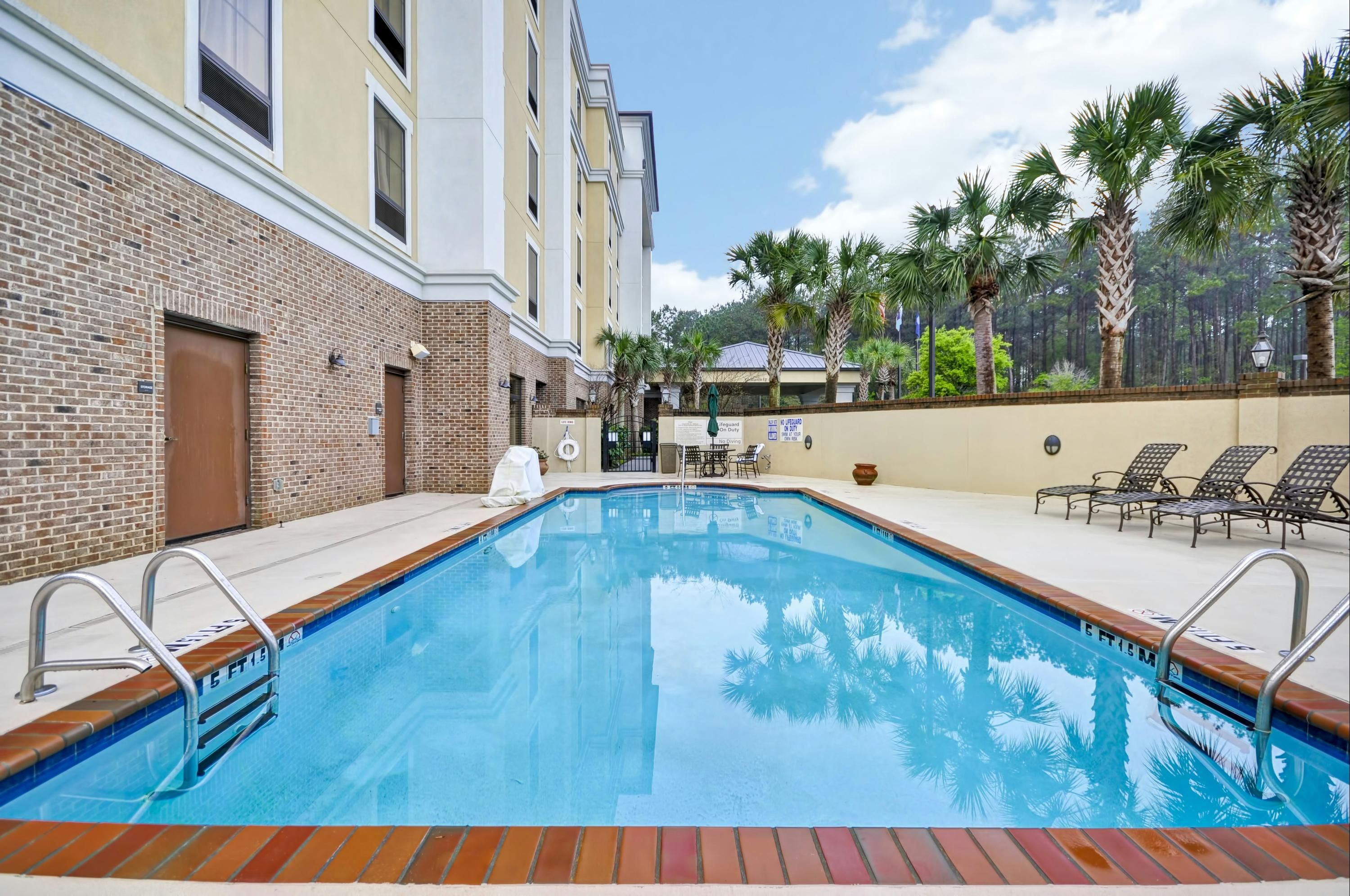 Hampton Inn & Suites North Charleston-University Blvd - נורת' צ'רלסטון - בריכה
