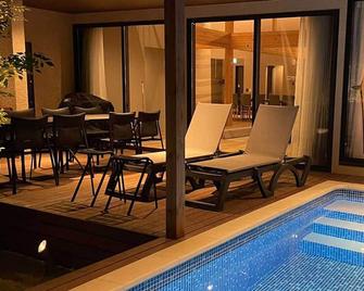Rakuten Stay Villa 鴨川 - 御宿町 - プール