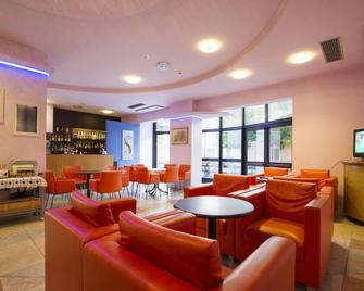 Hotel Sirena - B&B - צ'זנאטיקו - טרקלין