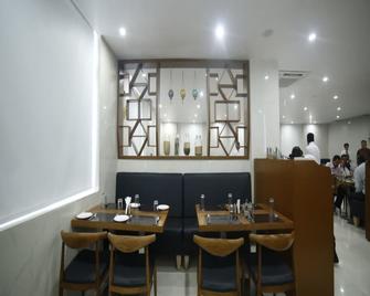Suraj Grand Hotel - Nandyāl - Restaurante