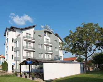 Hotel Athos R.M.T. - Cluj Napoca - Building
