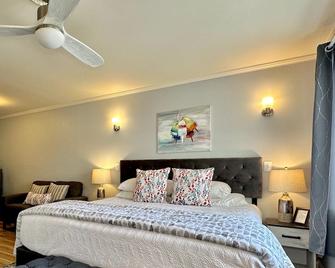 Harborage Inn on the Oceanfront - Boothbay Harbor - Bedroom