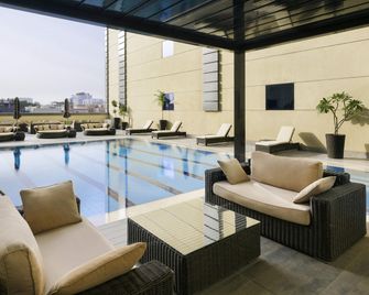 ibis Jeddah Malik Road - Gedda - Piscina