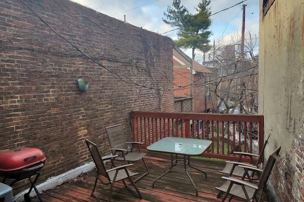 Spacious Home Close to the Harbor - Baltimore - Balcony