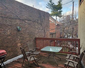 Spacious Home Close to the Harbor - Baltimore - Balcony