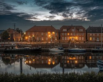 Hotel & Restaurant Packhaus - Wangerland - Außenansicht