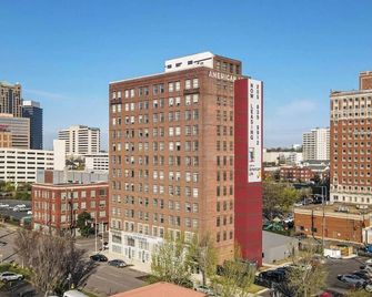 Birmingham Business District Apartments by Landing - Birmingham - Building