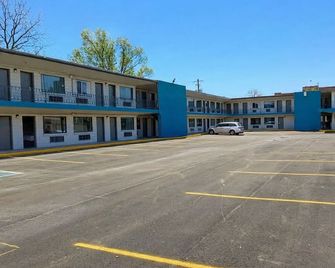 Blisspoint Inn Muncie - Muncie - Gebäude
