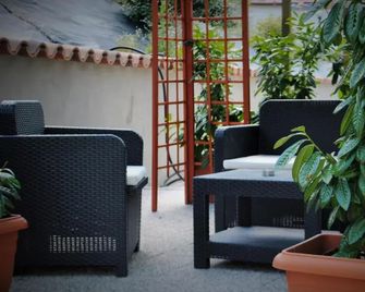Agriturismo B&b La Cerasa - Fabriano - Патіо
