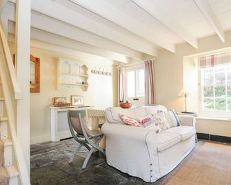 Lowen Cottage - Boscastle - Living room