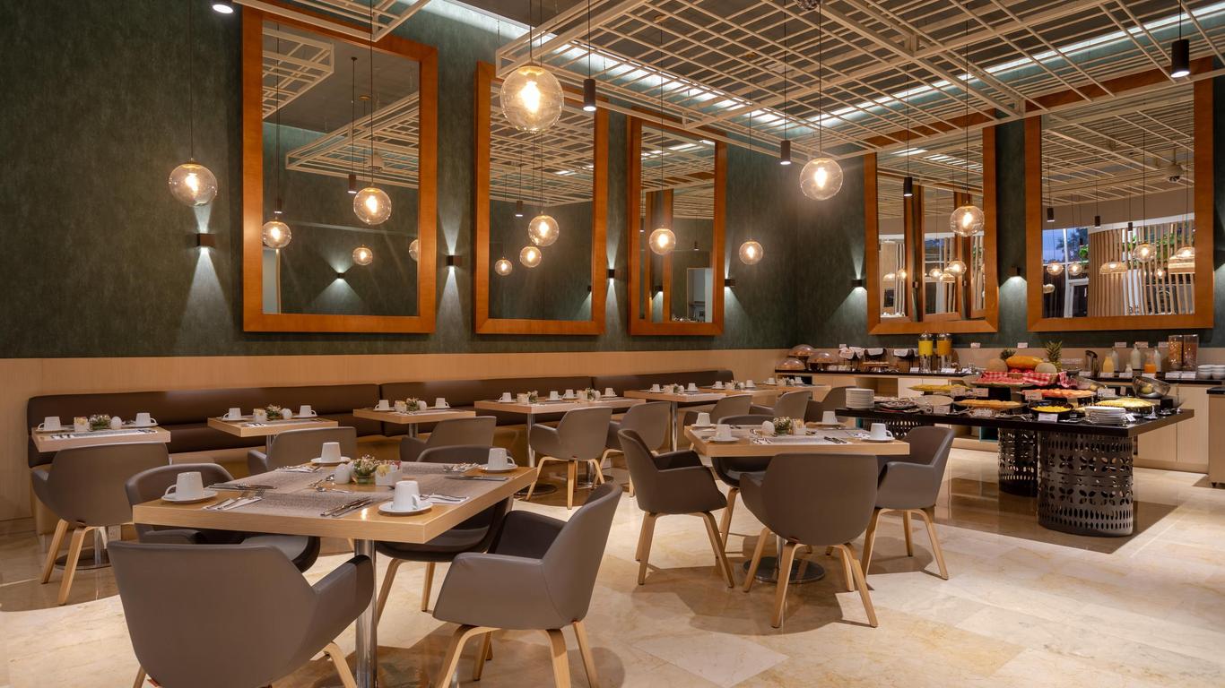 Holiday Inn Bogota Airport By IHG