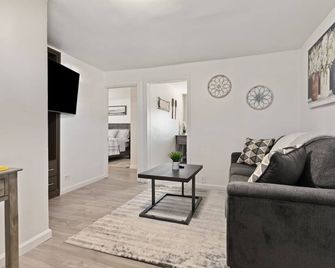 Suites on San Pedro - Unit B - Benson