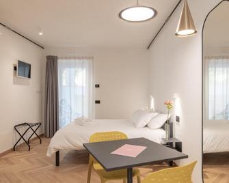 Ognissanti Guesthouse & Suites - Fermo - Habitación