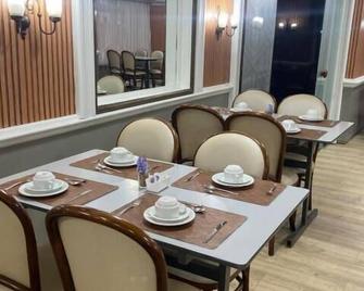 City Hotel by Fast10 - Porto Alegre - Restaurant