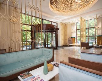 تيفليس بلاس - تبليسي - ردهة