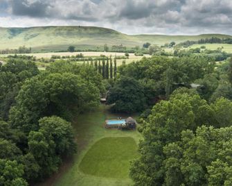 Waterford Manor - Nottingham Road - Buiten zicht