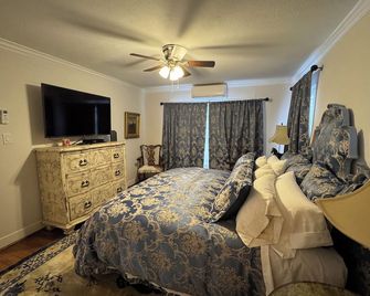 Tranquil 2-bedroom house in vibrant Houston with WiFi, AC - Houston - Camera da letto