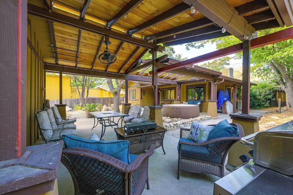 Idyllic Home in Kernville w/ Private Beach Access - Kernville - Patio