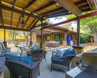 Idyllic Home in Kernville w/ Private Beach Access - Kernville - Patio