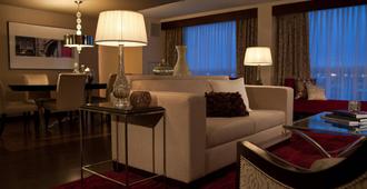 Renaissance Newark Airport Hotel - Elizabeth - Living room