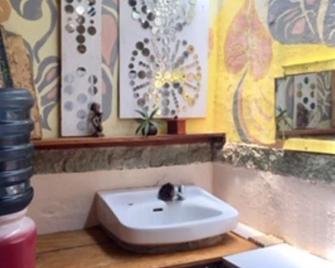 World Traveller Studio 3 - Ubud - Baño