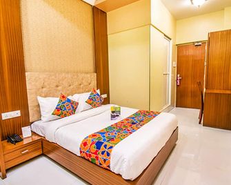 Fabhotel Seven Hills - Nr. Mumbai International Airport - Powai - Bedroom