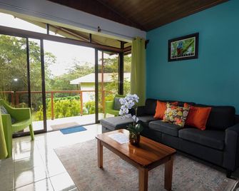 Las Marias Monteverde - Mountain View Cottages & Gardens - Monteverde - Living room