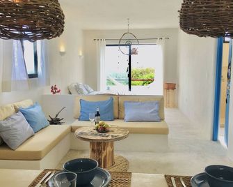 Lunarena Barefoot Comfort - El Cuyo - Living room