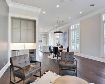 Charming 3-bedroom house with WiFi and AC in brilliant New Orleans - New Orleans